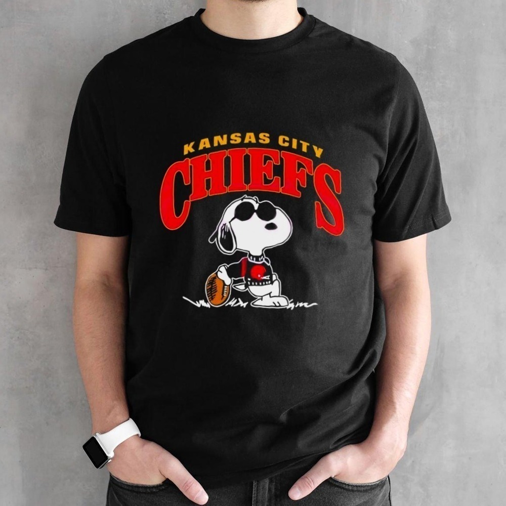 Snoopy Football Kansas City Chiefs Nfl Tshirt